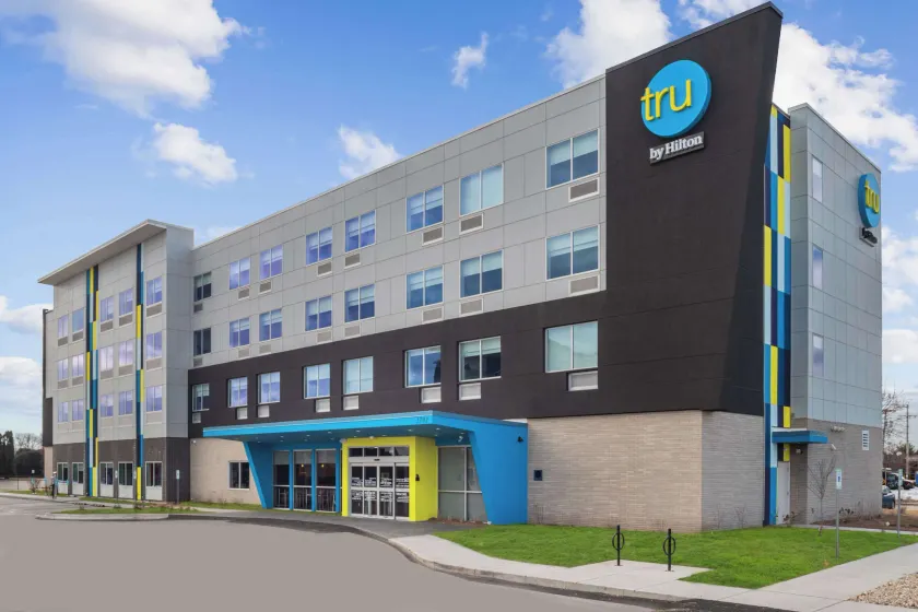 Tru By Hilton Janesville - Image 1