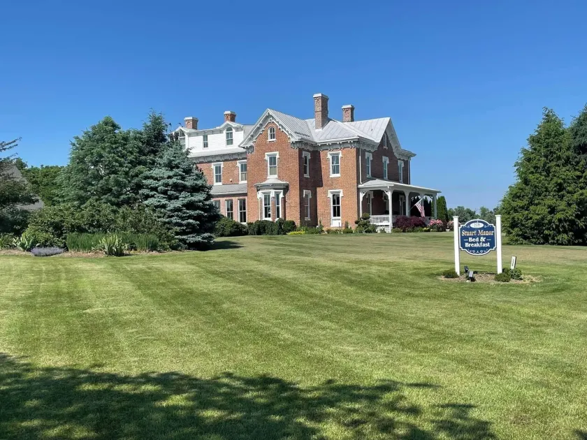 Stuart Manor Bed and Breakfast  - Image 1