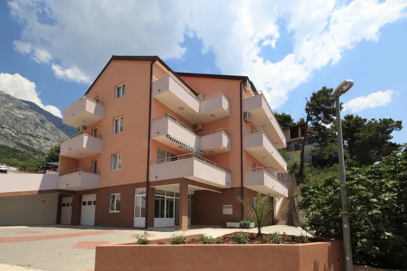 Apartments Vila Adrijana and Fitness Studio Wolf - Image 1