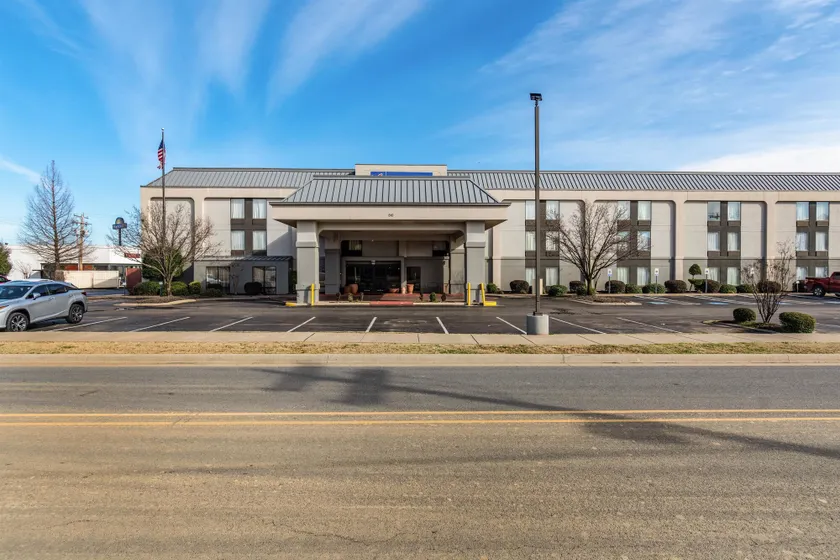 Wingate by Wyndham Conway AR - Image 1