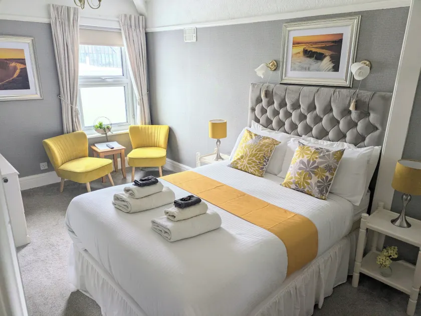 Sunnycroft Private Hotel - Image 1