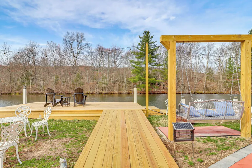 Private Lake, Hot Tub & Sauna: Poconos Retreat - Image 1