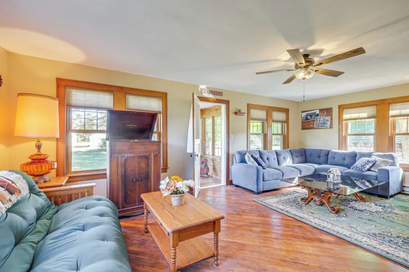 Pet-friendly Farmhouse Near Lakes in Pellston - Image 1