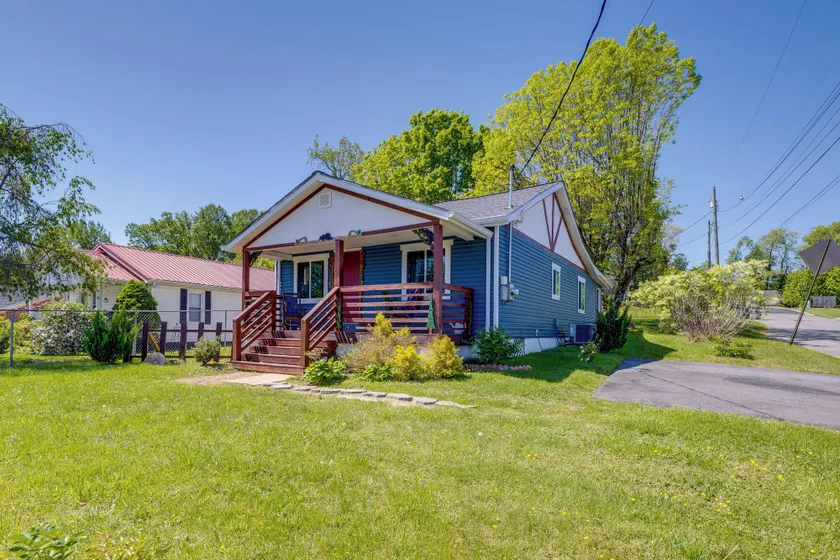 Storybook-style Home 2 Mi to Downtown Bristol - Image 1