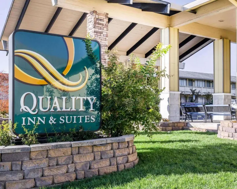 Quality Inn & Suites Cameron Park Shingle Springs - Image 1