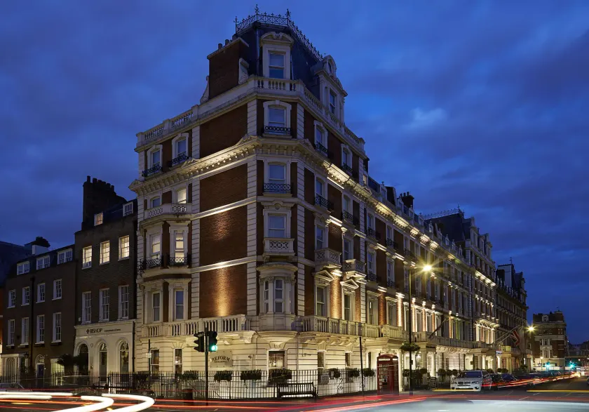The Mandeville Hotel - Image 1