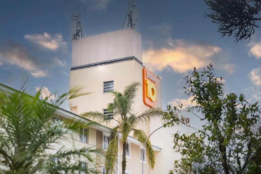 Hotel 10 Curitiba - Image 1