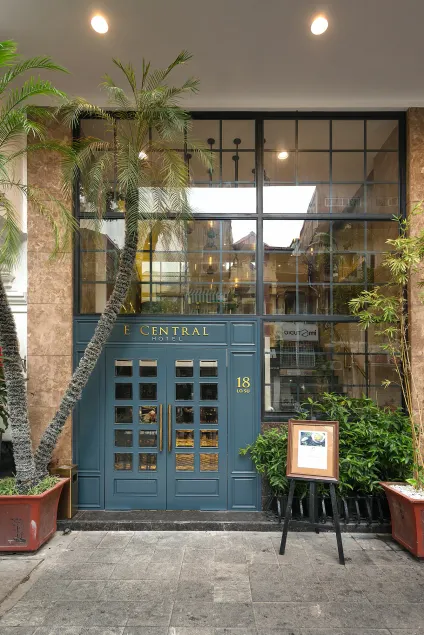 Hanoi E Central Luxury Hotel - Image 1