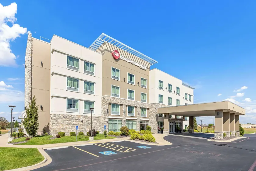 Best Western Plus Bolivar Hotel & Suites - Image 1