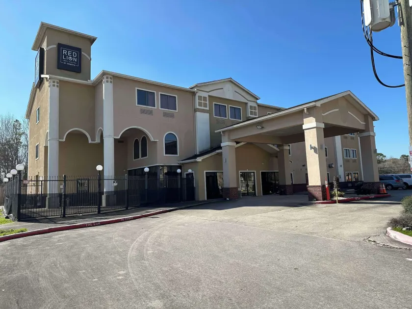 Red Lion Inn & Suites IAH Airport East - Image 1