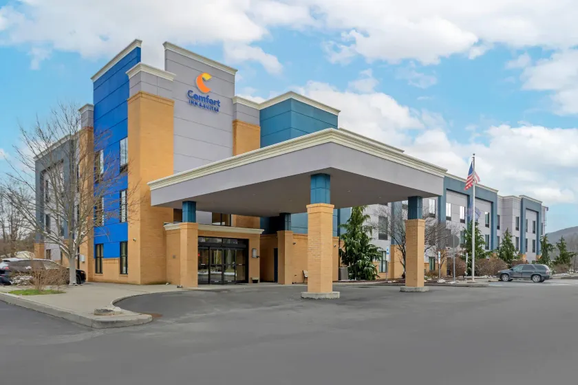 Comfort Inn & Suites Sayre - Image 1