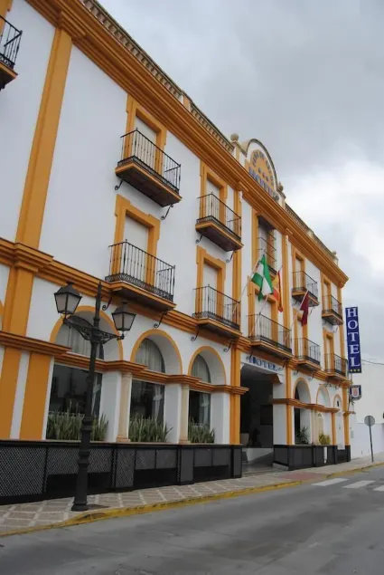 Hotel Peña de Arcos - Image 1
