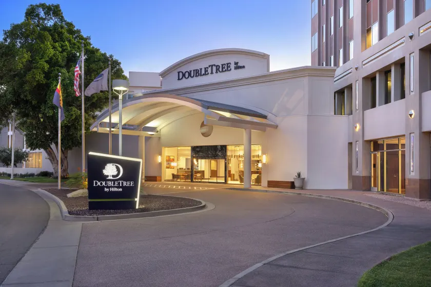 DoubleTree by Hilton Phoenix Midtown - Image 1