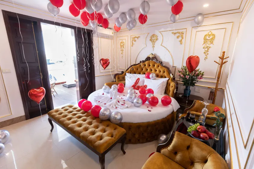 Royal Hotel Sài Đồng - Long Biên - Image 1