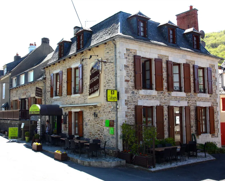 Logis Hôtel-restaurant Les Coudercous - Image 1