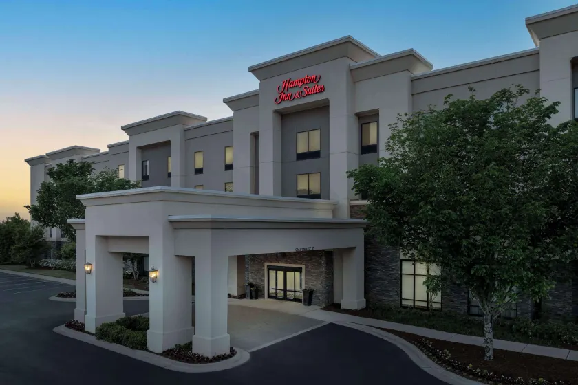 Hampton Inn & Suites Huntsville/Research Park Area - Image 1