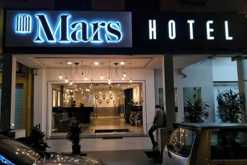 Mars Hotel - Image 1