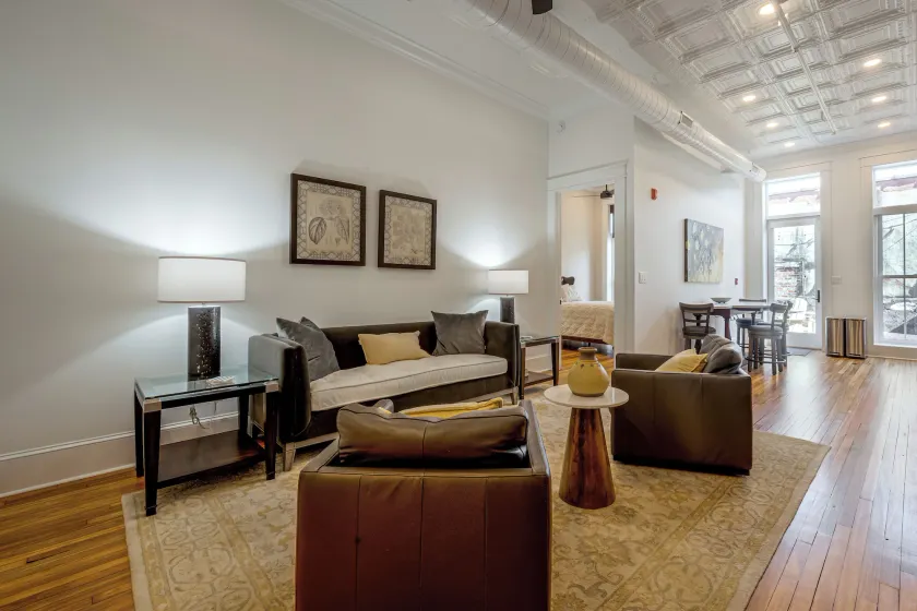 Main St Magic: Walkable Salisbury Condo! - Image 1