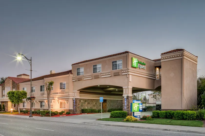 Holiday Inn Express & Suites Santa Clara by IHG - Image 1