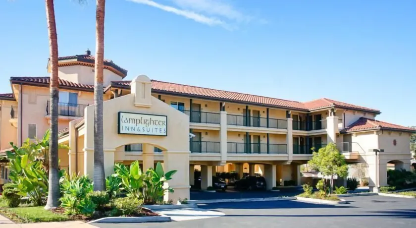 Lamplighter Inn & Suites - Image 1