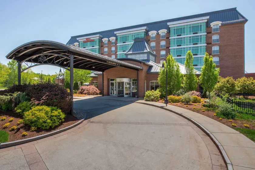 Hilton Garden Inn Manchester Downtown - Image 1