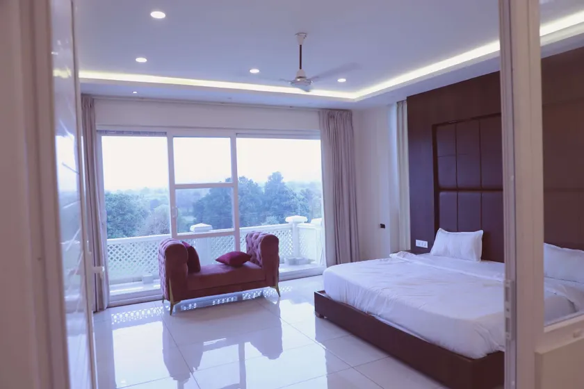 Hotel Veera - Image 1