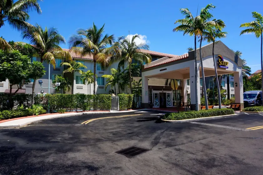 Sleep Inn & Suites Ft Lauderdale International Airport - Image 1