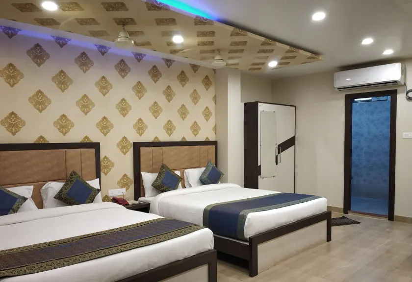 Hotel Aadesh Palace - Image 1