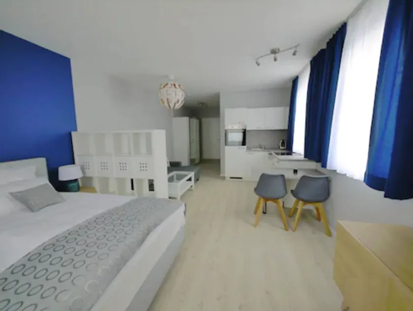 Blue Riverside Apartments - Image 1