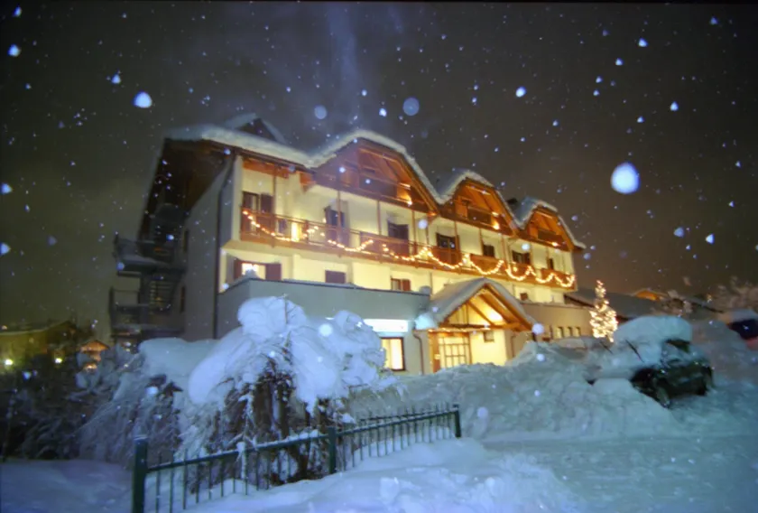 Hotel Canada - Image 1