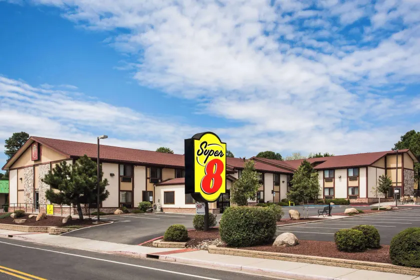 Super 8 by Wyndham Flagstaff - Image 1