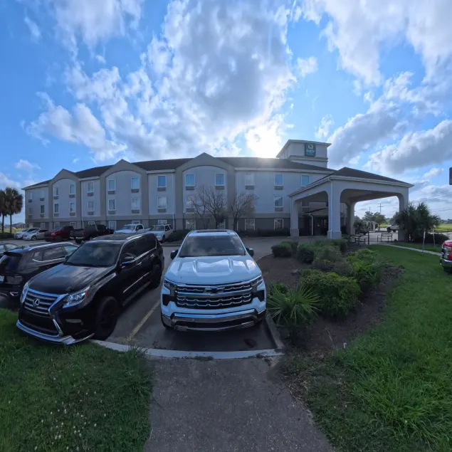 Quality Inn & Suites Houma - Image 1