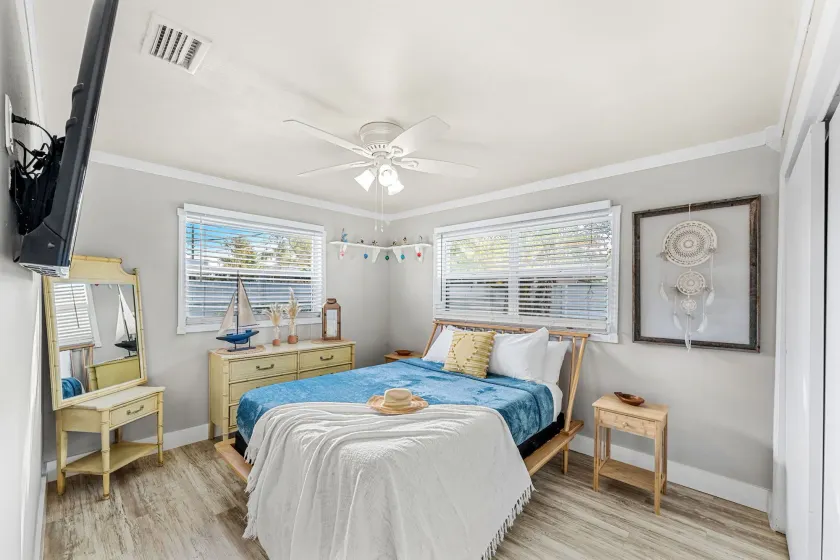 332 Formosa Drive - Rum