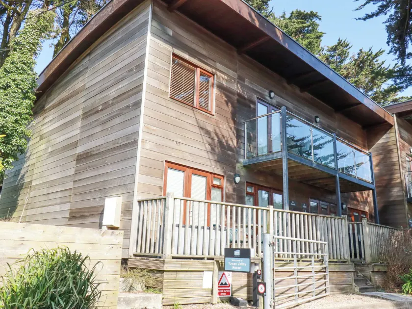 Tincroft Cottage - high end, luxury living near the beach - Image 1