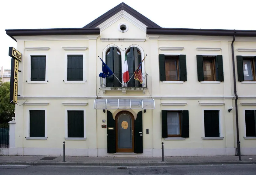 Hotel Cris - Image 1