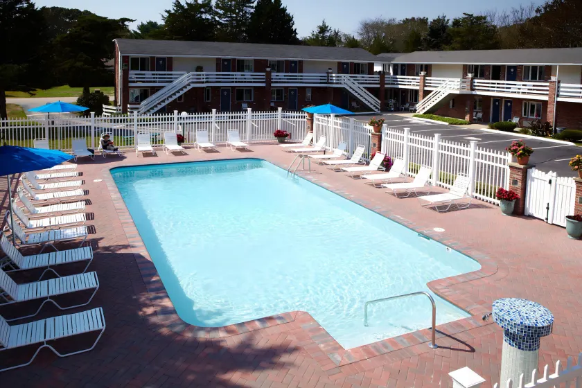 Breezeway Boutique Hotel - Image 1