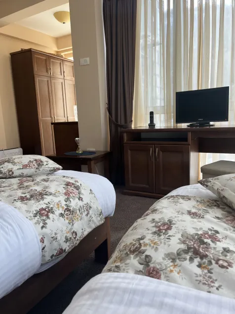 Hotel Monte Rosa - Image 1