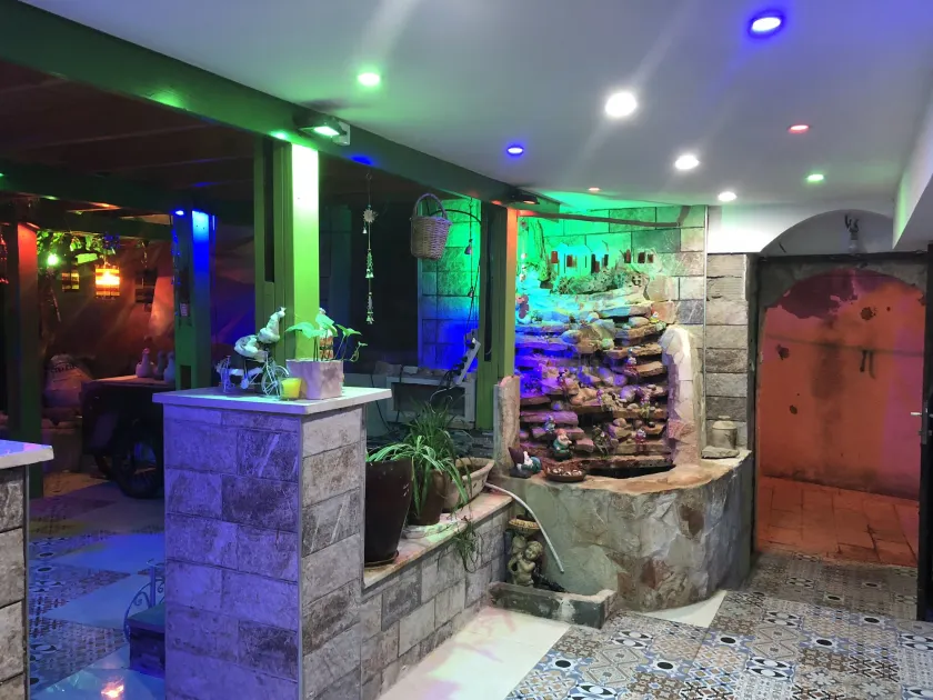 Vitrage Guest House - Image 1