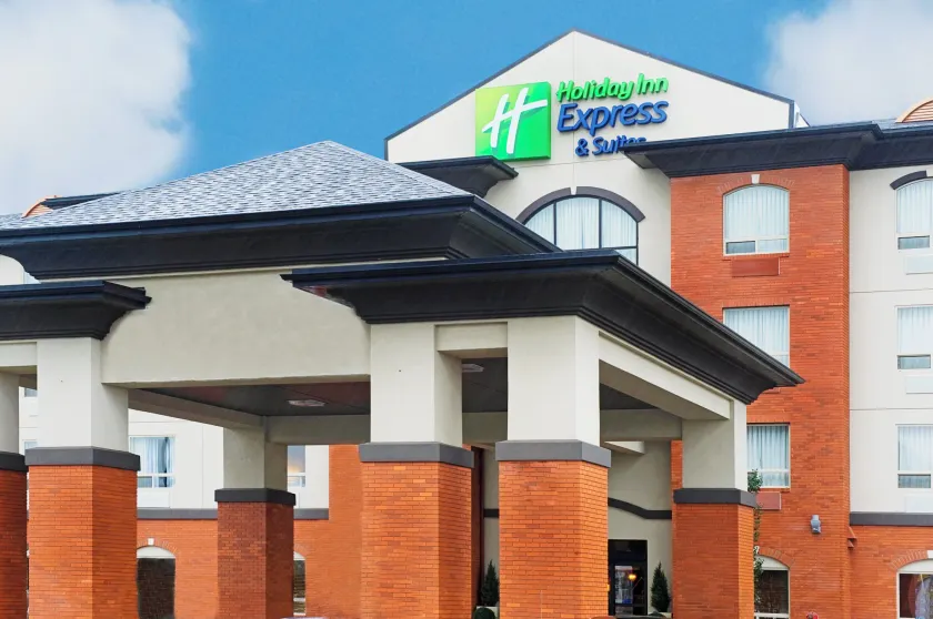Holiday Inn Express Hotel & Suites - Slave Lake by IHG - Image 1