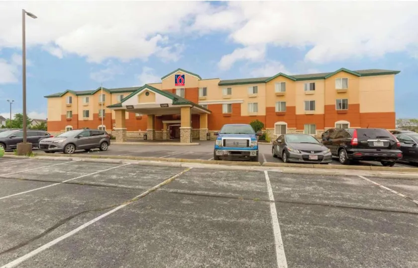 Studio 6 Extended Stay Findlay Tiffin Avenue OH - Image 1