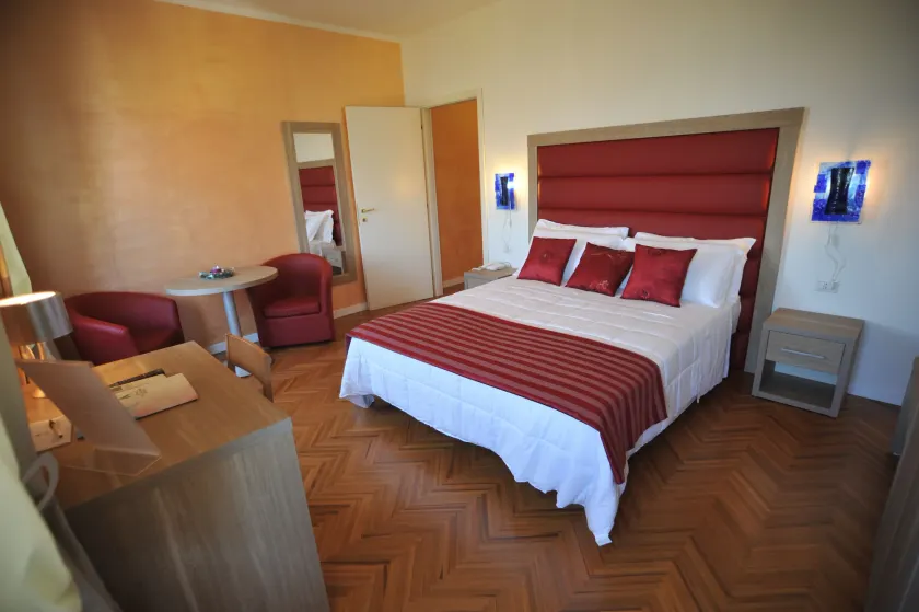 Hotel Astoria - Image 1