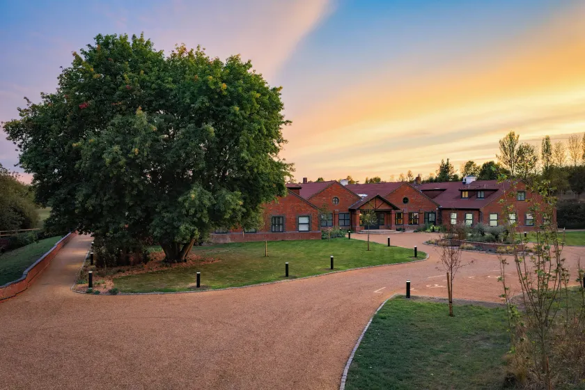 Bernwood Park Hotel - Image 1
