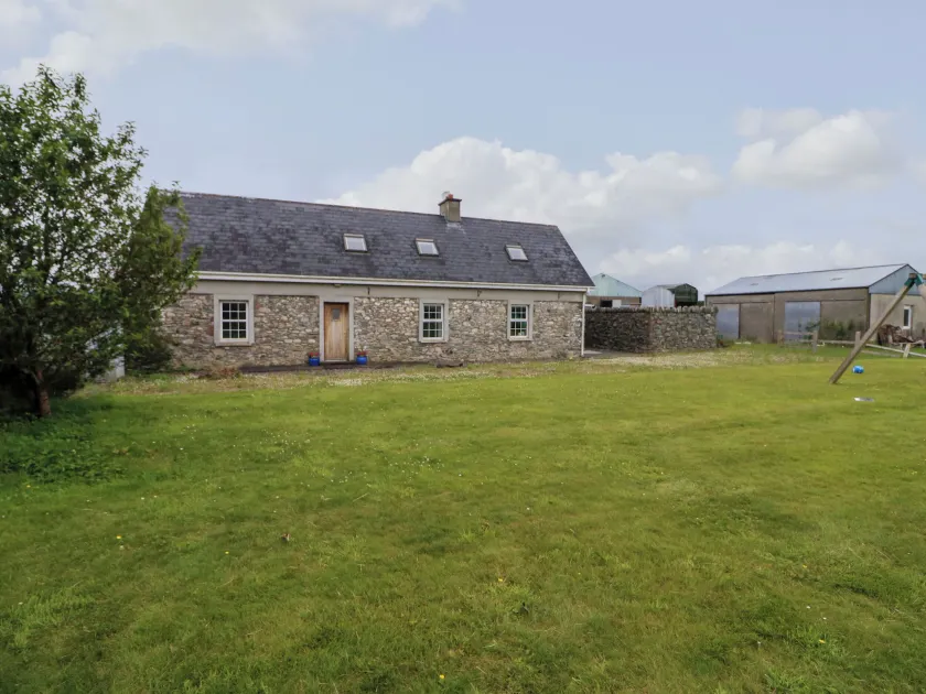 Glebe Farmhouse - Image 1