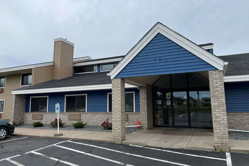 AmericInn by Wyndham Ladysmith - Image 1
