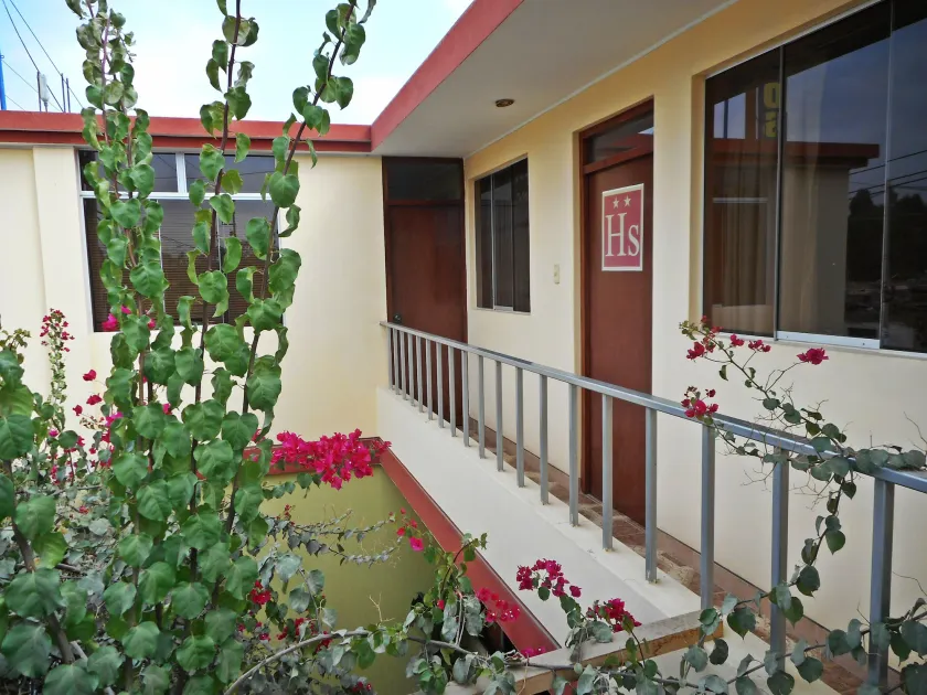 Hostal Geminis - Image 1