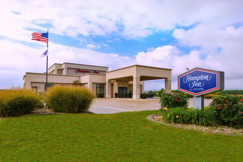 Hampton Inn by Hilton Lincoln - Image 1