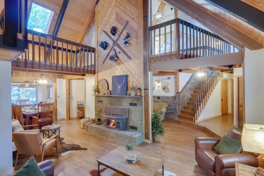 Riverside Colorado Cabin w/ Deck & Hot Tub - Interiör