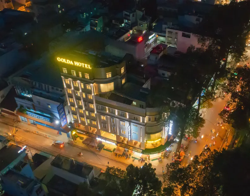 Golda Hotel - Image 1