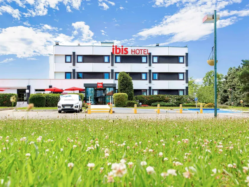 ibis Mulhouse Ile Napoleon - Image 1
