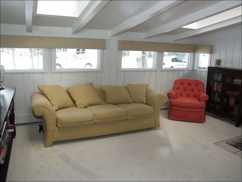 733 Francis St W - Image 1